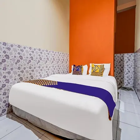 Spot On 91186 Losmen Yanti Hotel